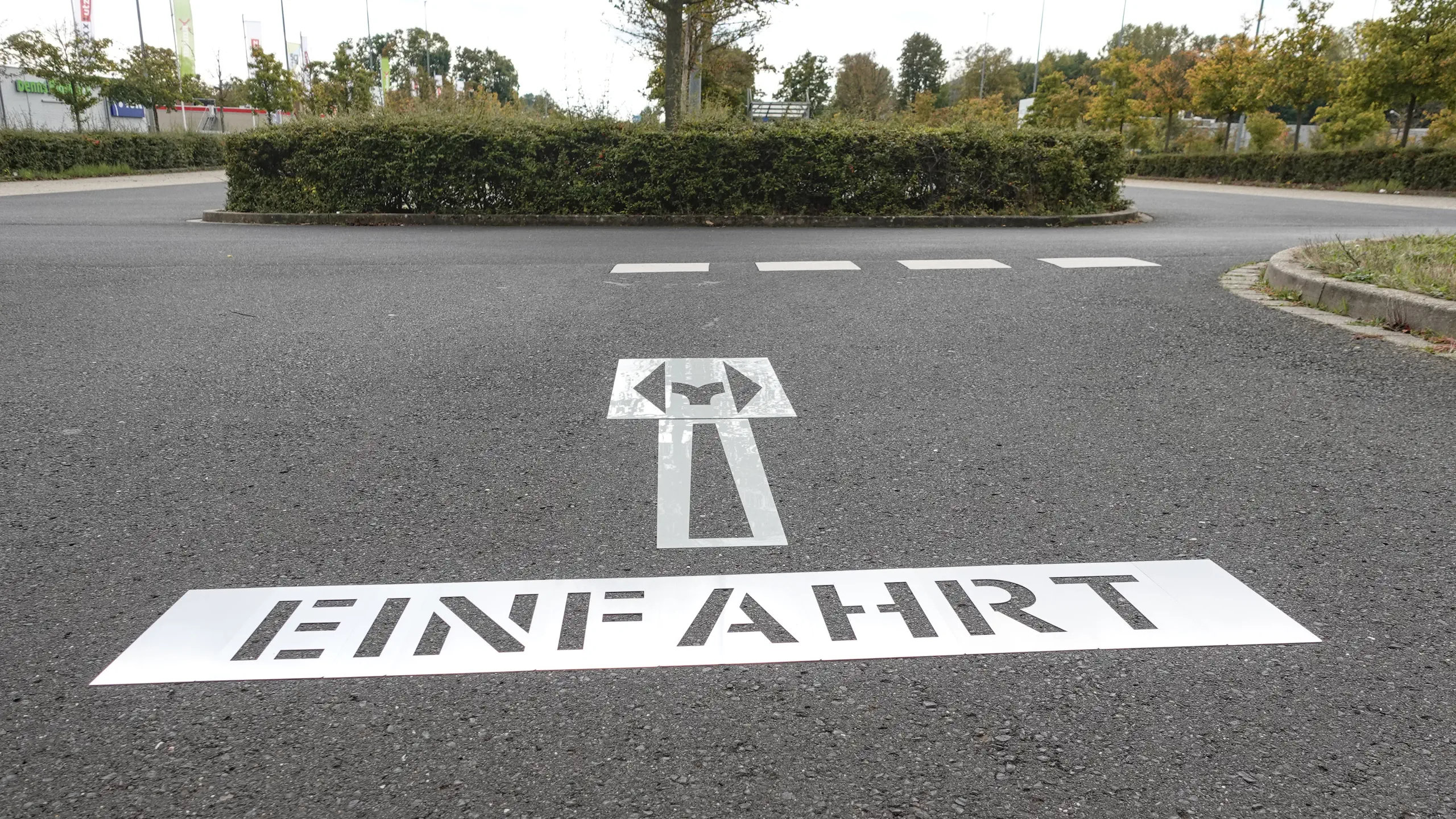 Richtungspfeile und Schablonensatz