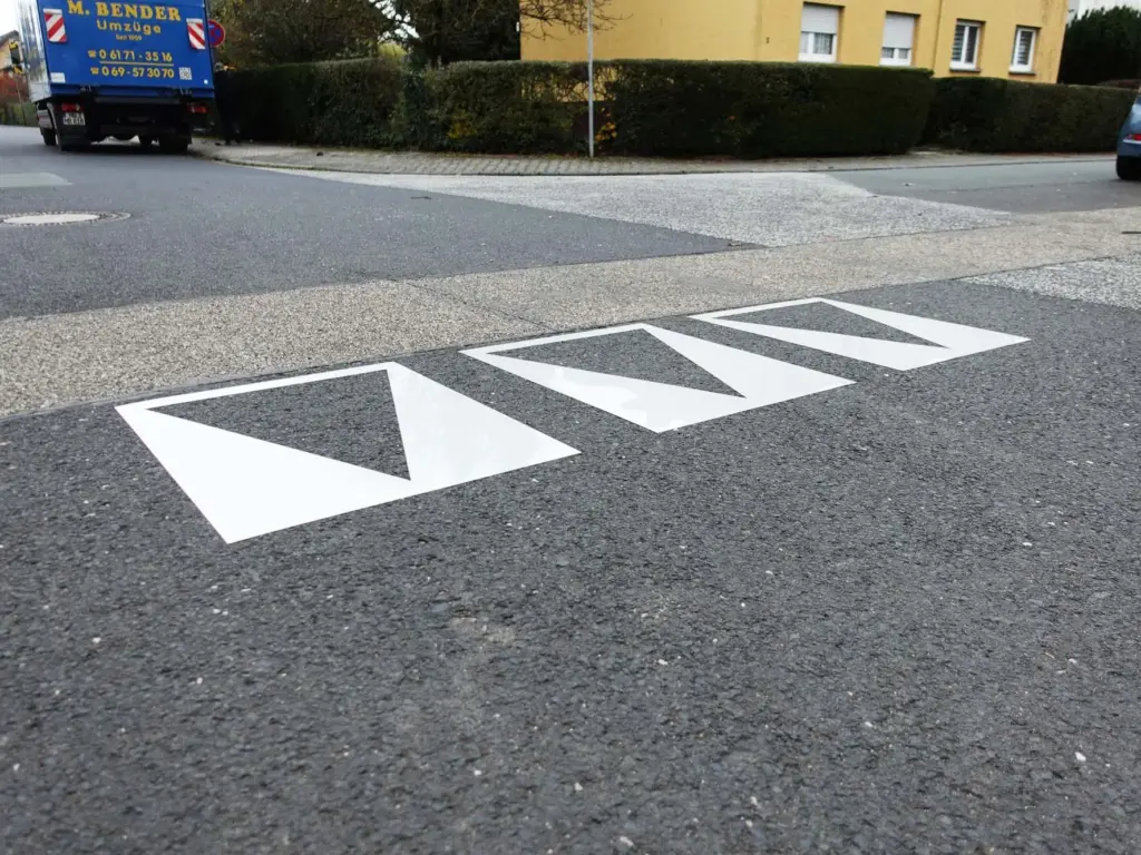Bodenschablonen-Set mit Haifischzähnen